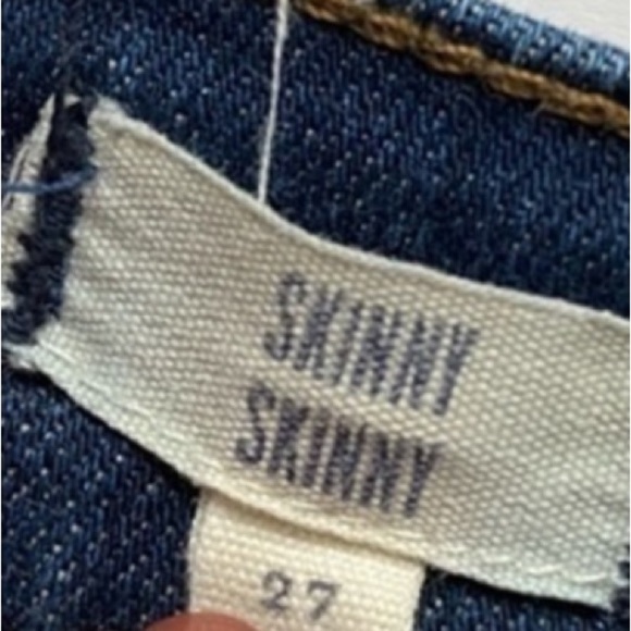 Madewell • 8" Skinny Jeans in Quincy Wash - Picture 8 of 9